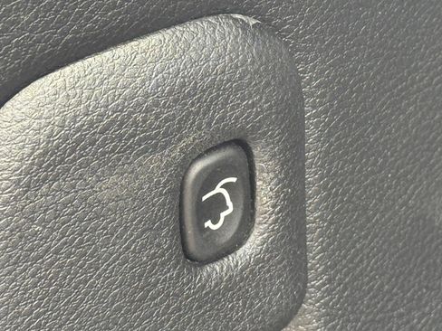 Used 2021 Jeep Grand Cherokee Limited AWD/4WD image 25