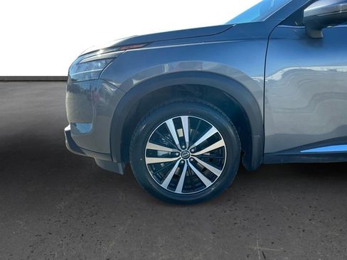 Used 2024 Nissan Pathfinder Platinum image 13