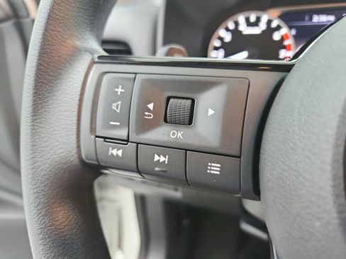 Used 2023 Nissan Rogue SV FWD image 23