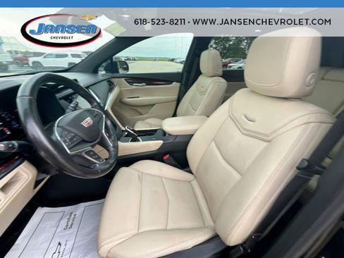 Used 2018 Cadillac XT5 Luxury w/ Driver Awareness Package FWD image 19