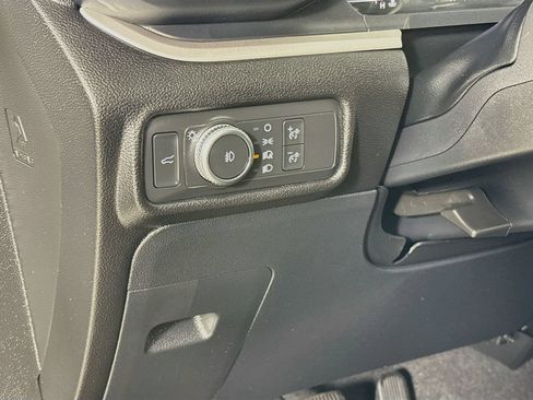 Used 2021 Ford Explorer XLT w/ Equipment Group 202A AWD/4WD image 12