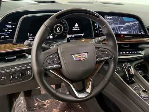 Certified 2024 Cadillac Escalade ESV Premium Luxury Platinum AWD/4WD image 3