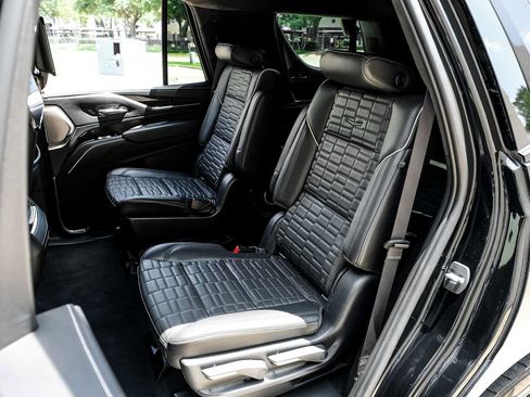 Used 2021 Cadillac Escalade Sport Platinum AWD/4WD image 36