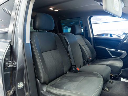 Used 2017 Nissan Titan SV AWD/4WD image 14