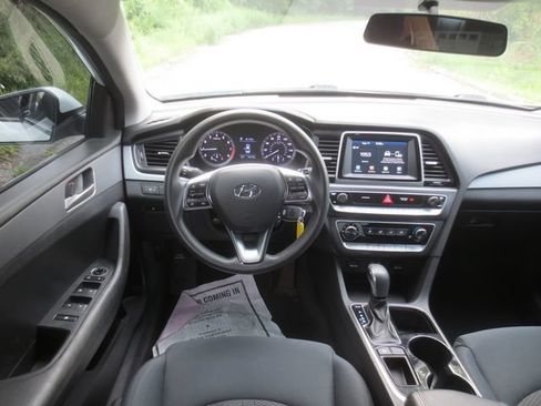 Used 2018 Hyundai Sonata SE FWD image 9