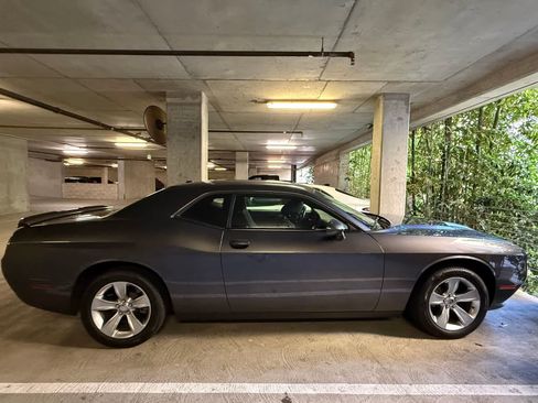 Used 2022 Dodge Challenger SXT RWD image 29