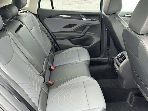 New 2026 Volkswagen Tiguan SE AWD/4WD image 15