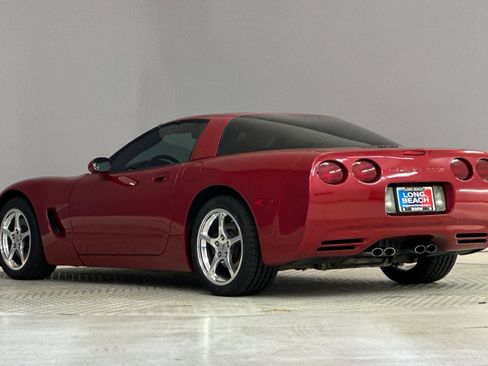 Used 2004 Chevrolet Corvette Coupe w/ Roof Package RWD image 3