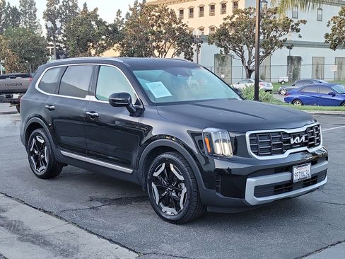 Used 2023 Kia Telluride S image 27