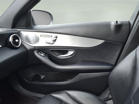 Used 2018 Mercedes-Benz C 300 4MATIC Sedan image 18