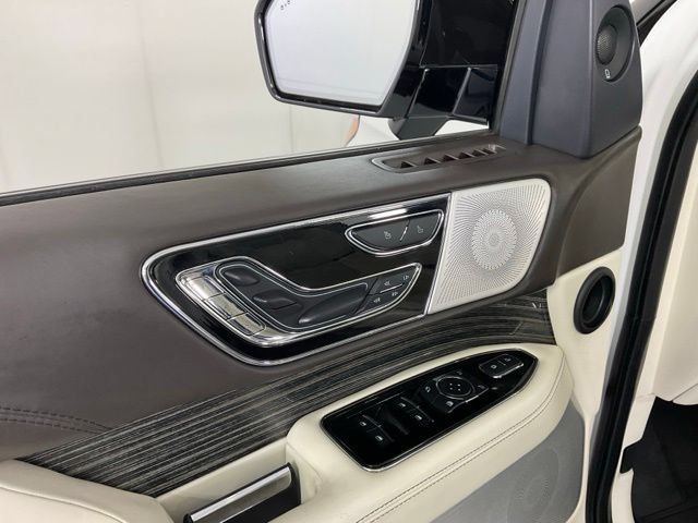 Used 2022 Lincoln Navigator L Black Label AWD/4WD image 25