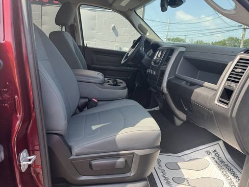 Used 2018 RAM 1500 Express AWD/4WD image 23