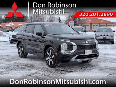 New 2026 Mitsubishi Outlander SE image 1