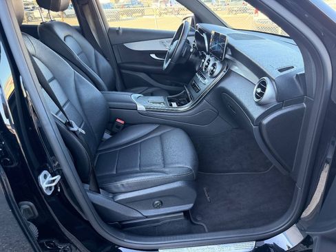 Used 2022 Mercedes-Benz GLC 300 image 34