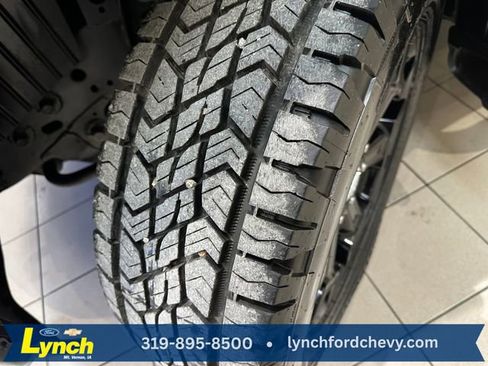 Used 2017 Nissan Titan SV image 22