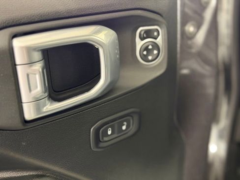 Used 2022 Jeep Wrangler Unlimited Sport AWD/4WD image 21