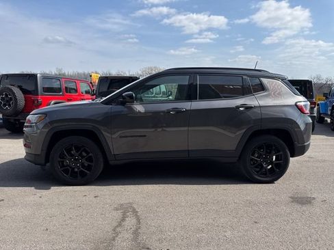 Used 2022 Jeep Compass Latitude w/ Convenience Group AWD/4WD image 6