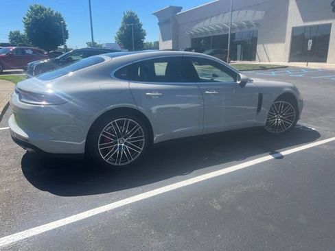 Used 2022 Porsche Panamera 4S AWD/4WD image 3
