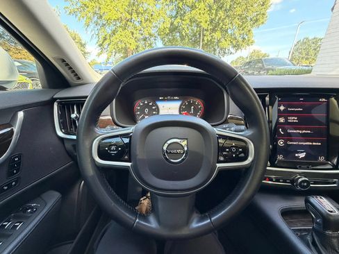 Used 2018 Volvo S90 T5 Momentum w/ Momentum Plus Package FWD image 24