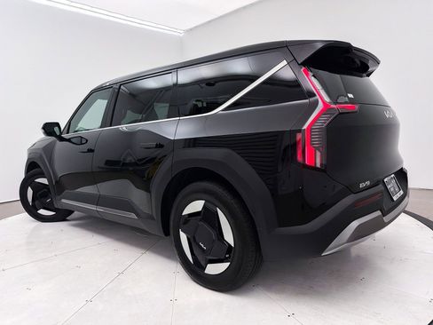 Used 2024 Kia EV9 Light Long Range image 8