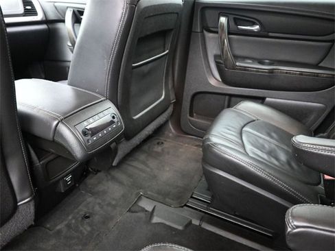 Used 2016 GMC Acadia SLT image 15
