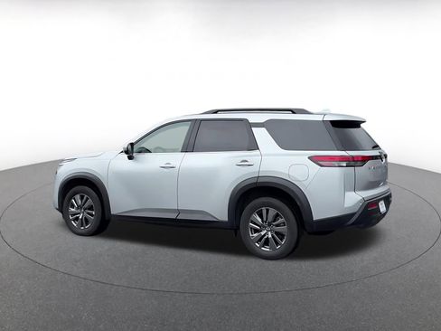 Used 2025 Nissan Pathfinder SV AWD/4WD image 10