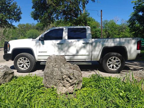 Used 2015 GMC Sierra 1500 SLT w/ SLT Crew Cab Value Package AWD/4WD image 10