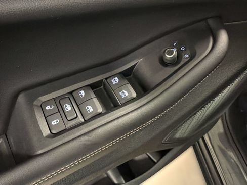 Used 2025 Jeep Grand Cherokee Laredo RWD image 25