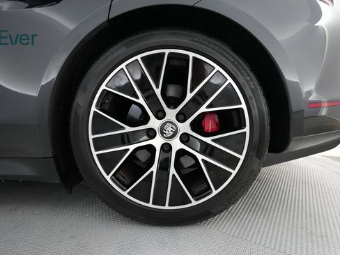 Used 2021 Porsche Taycan 4S image 18
