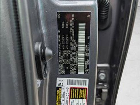 Certified 2021 Toyota Highlander XLE image 22