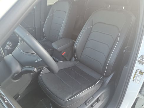 Certified 2023 Volkswagen Tiguan SEL R-Line AWD/4WD image 16