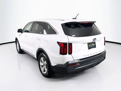 Used 2021 Kia Sorento LX FWD image 5