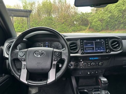 Used 2021 Toyota Tacoma TRD Sport AWD/4WD image 14