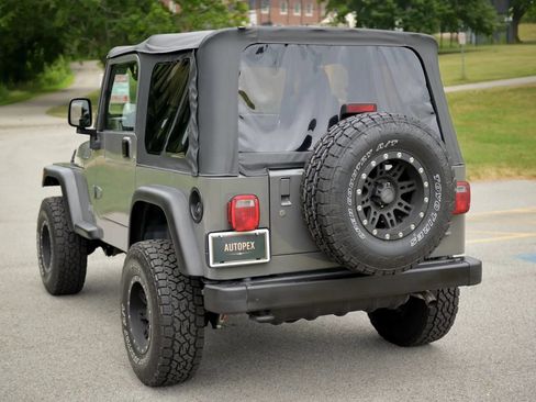 Used 2004 Jeep Wrangler 4WD w/ 30" Tire & Wheel Group image 31