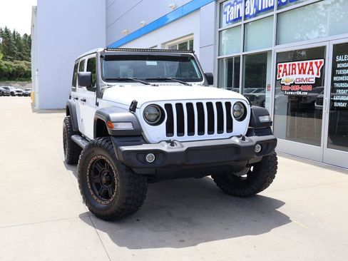 Used 2019 Jeep Wrangler Unlimited Sport AWD/4WD image 34