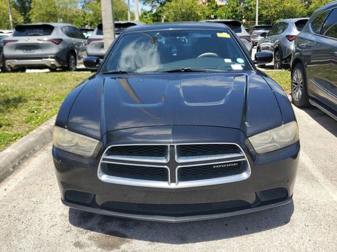 Used 2011 Dodge Charger SE image 2