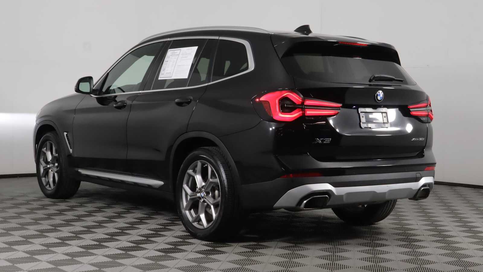 Used 2023 BMW X3 xDrive30i w/ Convenience Package AWD/4WD image 4
