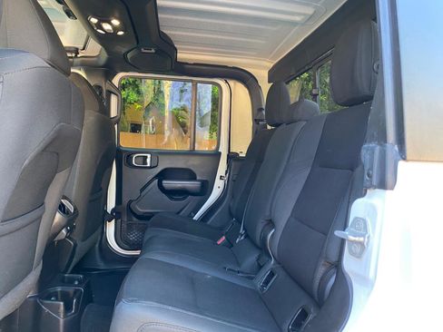 Used 2021 Jeep Gladiator Sport AWD/4WD image 26