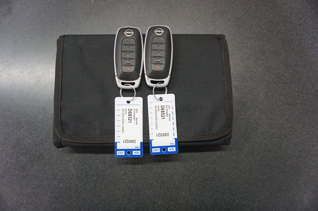 Used 2024 Nissan Pathfinder SL w/ SL Premium Package FWD image 20