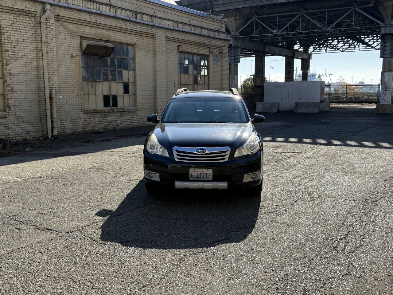 Used 2011 Subaru Outback 2.5i Limited AWD/4WD image 16