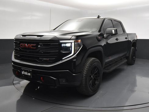 Used 2024 GMC Sierra 1500 AT4 w/ Technology Package AWD/4WD image 2