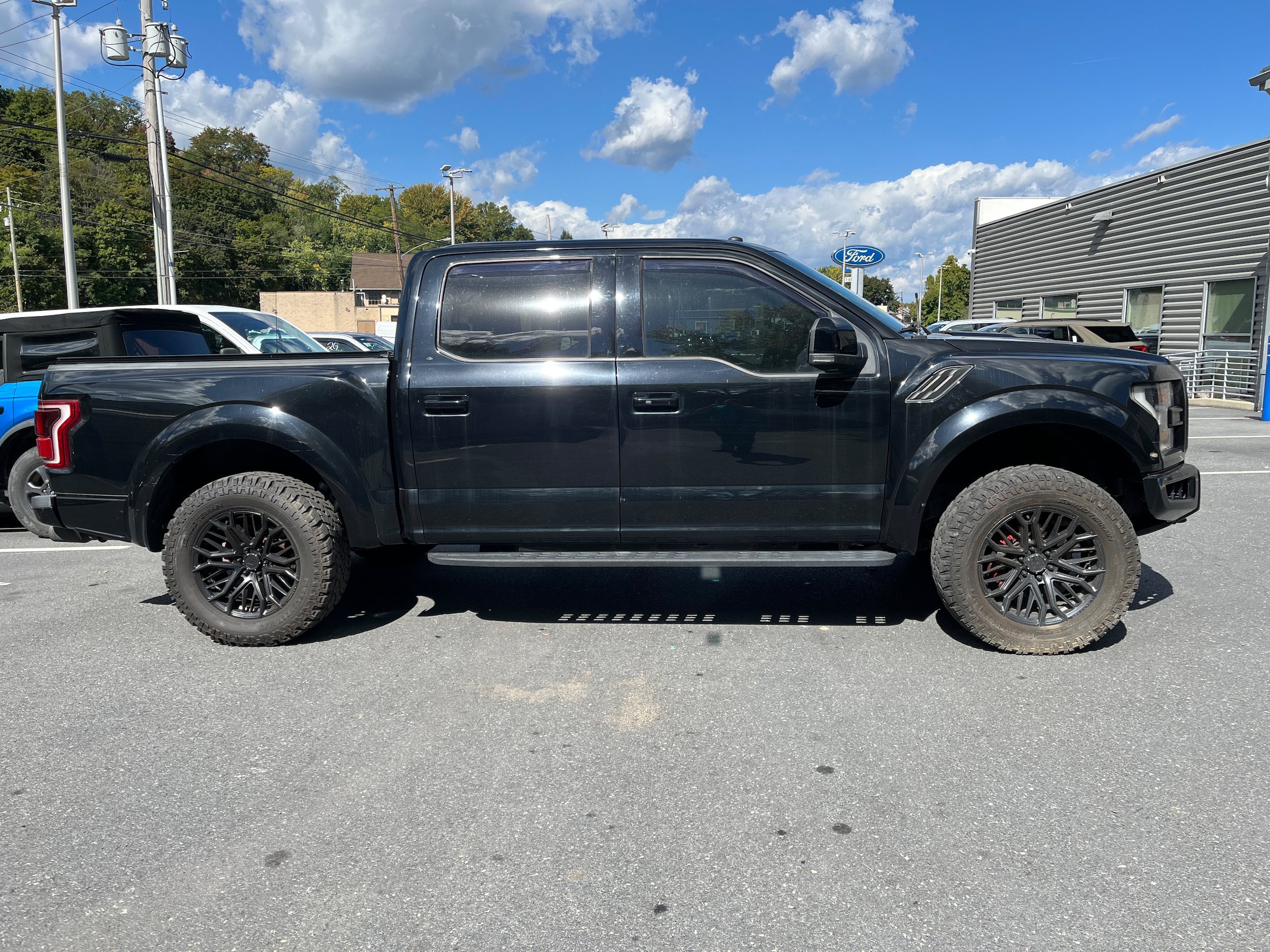 Used 2018 Ford F150 Raptor w/ Equipment Group 802A Luxury AWD/4WD image 4