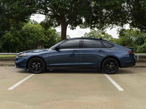 Used 2025 Honda Accord SE image 6