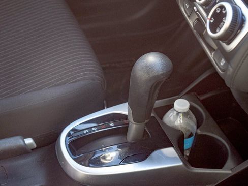 Used 2020 Honda Fit EX image 9
