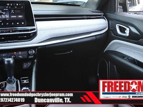 Used 2025 Jeep Compass Latitude AWD/4WD image 38