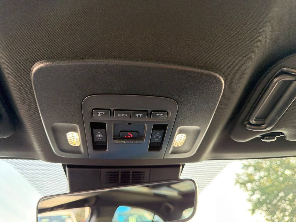 Used 2026 Toyota Camry XSE FWD image 31