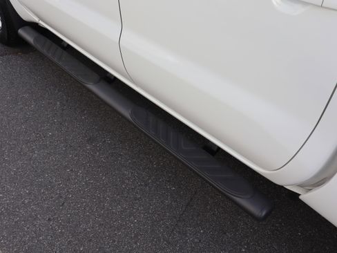 Used 2023 Nissan Frontier SV w/ Technology Package image 14