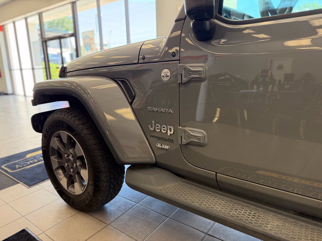 Used 2018 Jeep Wrangler Unlimited Sahara AWD/4WD image 13