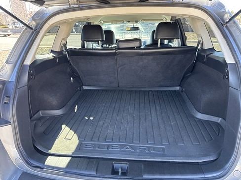 Used 2011 Subaru Outback 2.5i Limited image 15