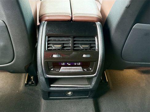 Used 2023 BMW X5 xDrive40i w/ Premium Package image 28